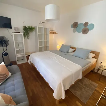 Im Wienerwald - * مودلينغ